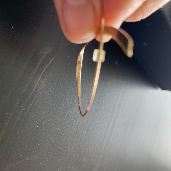 LANA upside down flat earrings - Picture 4 of 4